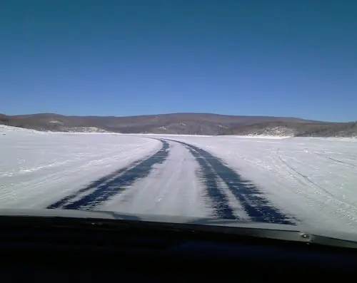 Глубина  водохранилища  до 70 метров.