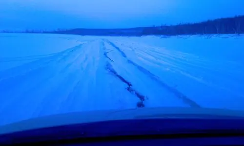 Вот такие разломы прям по наезженной дороге