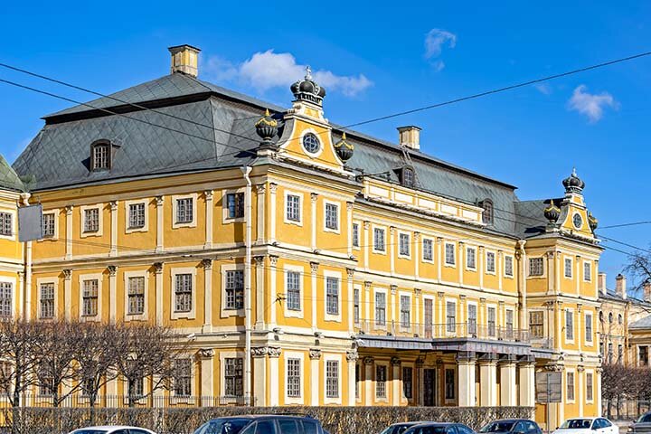 Резиденция президента россии в московском кремле. Хочу дворец. Большой кремлёвский дворец московский кремль георгиевский зал. Большой петергофский дворец архитектор. Дворец в петергофе растрелли.