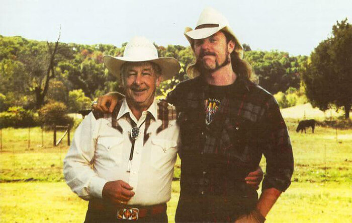  Джеймс Хэтфилд с отцом. / Фото: zpod.by