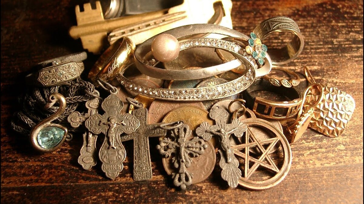 К сожалению фоток всех найденных золотишко вместе у меня не сохранились, а основное я успела слать в ломбард. Фото из сети