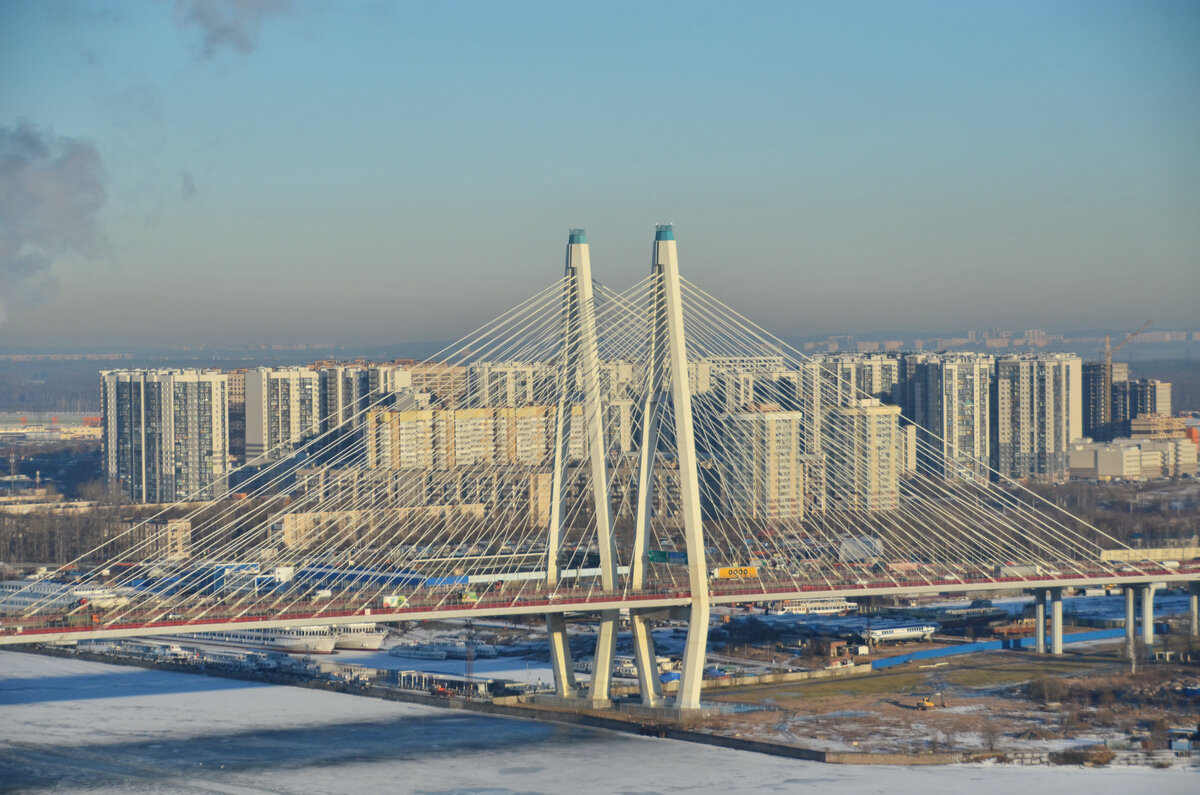 Что можно увидеть с балкона самого высокого жилого дома в Петербурге |  Путешествия по городам и весям | Дзен