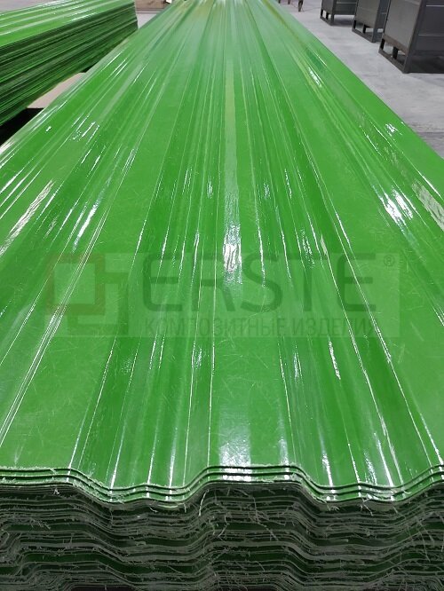 Композитный профлист 35/200-1,5 мм с RAL 6017 (светло-зеленый)