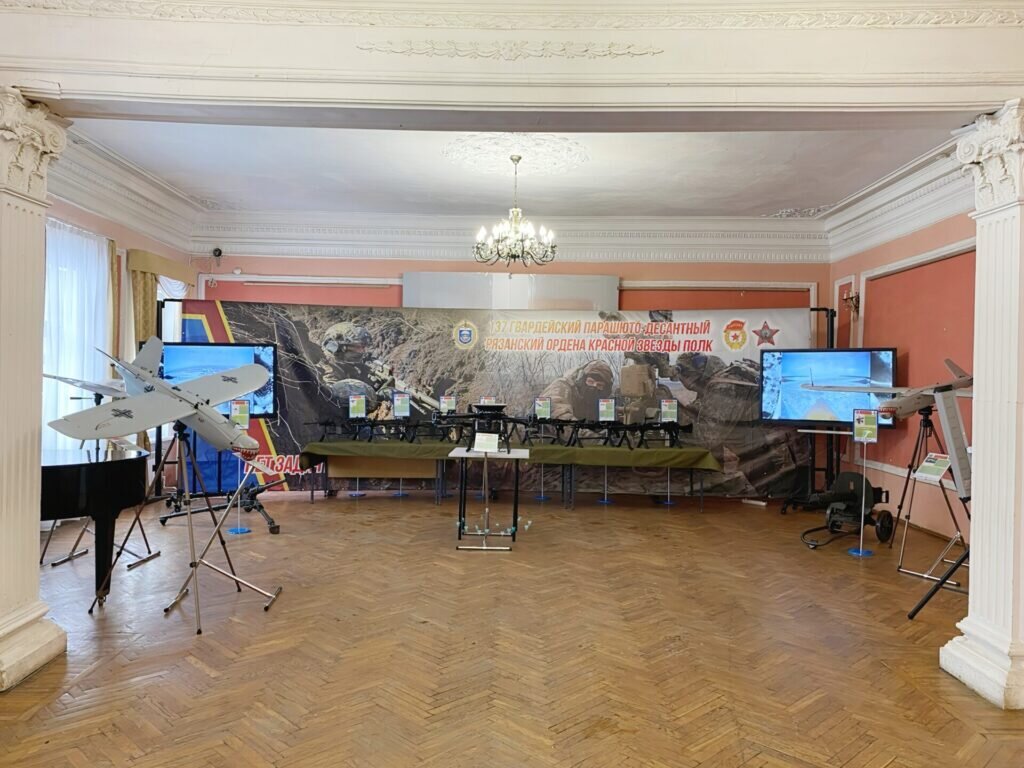    В Рязани продлили срок работы выставки трофейного оружия СВО7info.ru