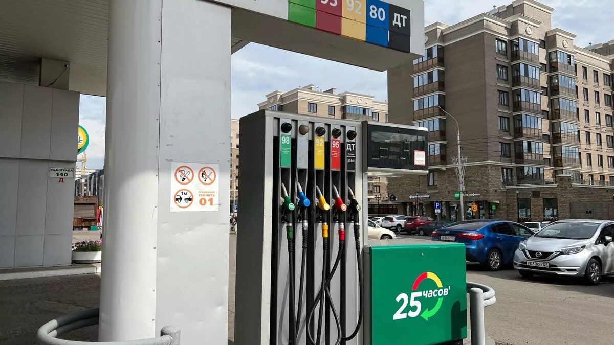     За год Красноярский край спустился с 12 на 14 место в рейтинге по доступности бензина среди других регионов России.