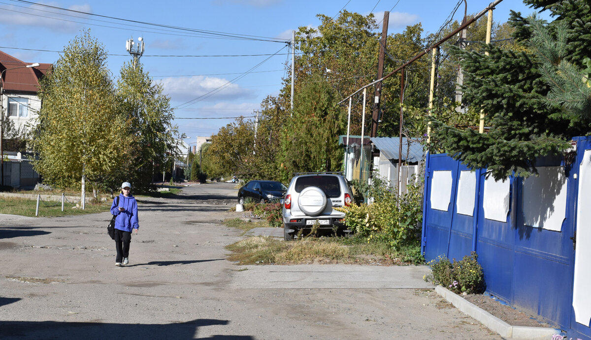 Улица Кабардинская интенсивно застраивается новыми домами. Фото Светланы ОСЕЦКОЙ.