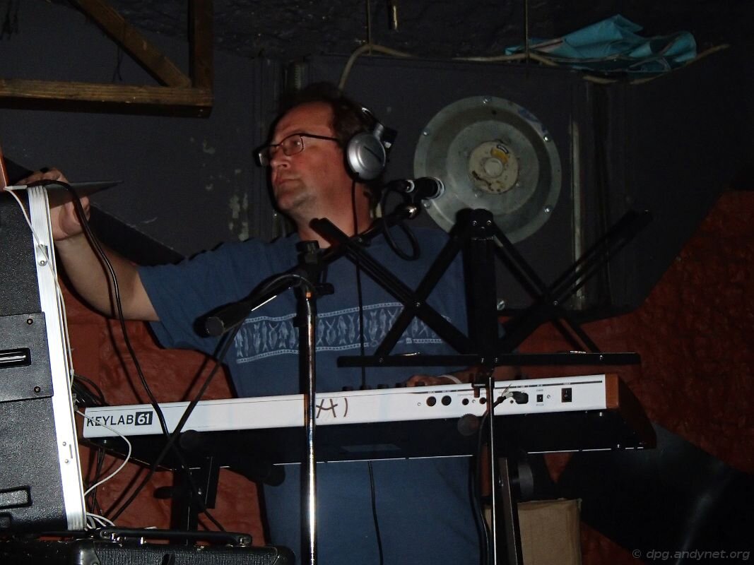 Андрей Колесников на клавишных