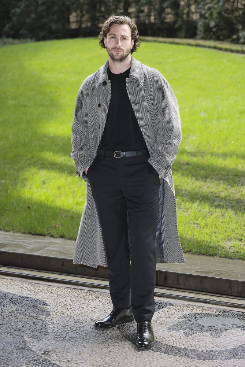    Аарон Тейлор-Джонсон на показе Armani