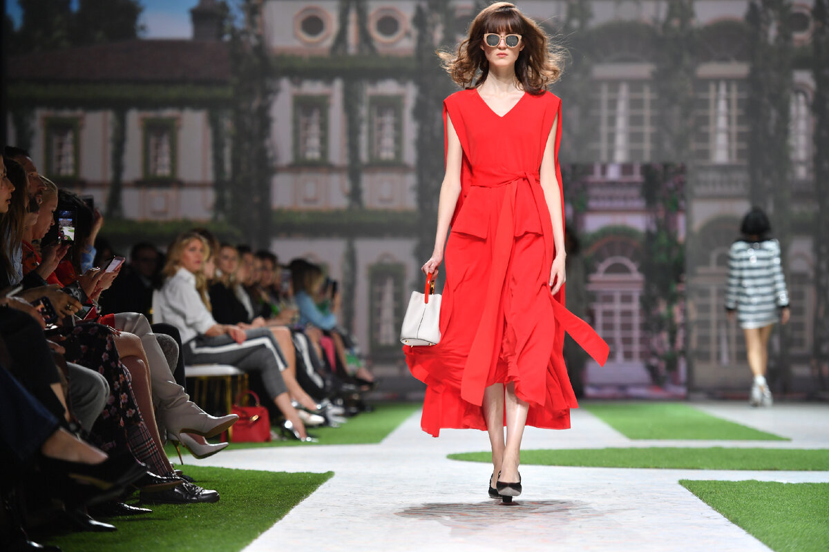 Красавицы вынуждены брать кредиты, чтобы пройти обучение. Фото: Komsomolskaya Pravda/Global Look Press