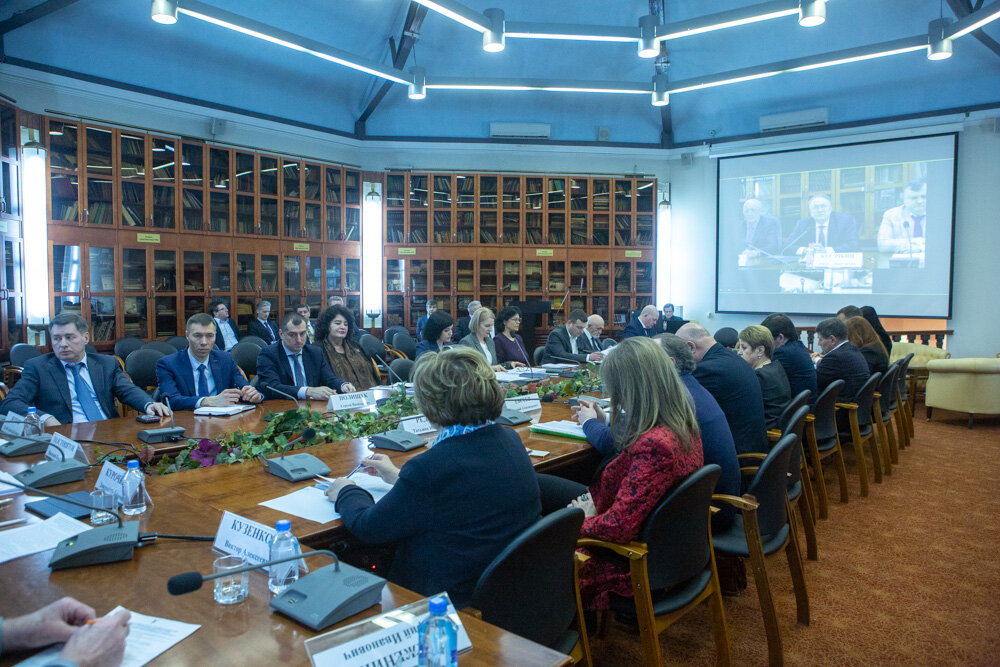 Заседание Комитета ТПП РФ по энергетической стратегии и развитию ТЭК. Фото: ООО "Газпром газомоторное топливо" (https://gmt.gazprom.ru/press/news/2024/02/302/).