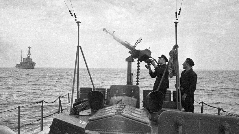     Крупнокалиберный пулемёт ДШК в период Великой Отечественной войны РИА Новости Георгий Зельма