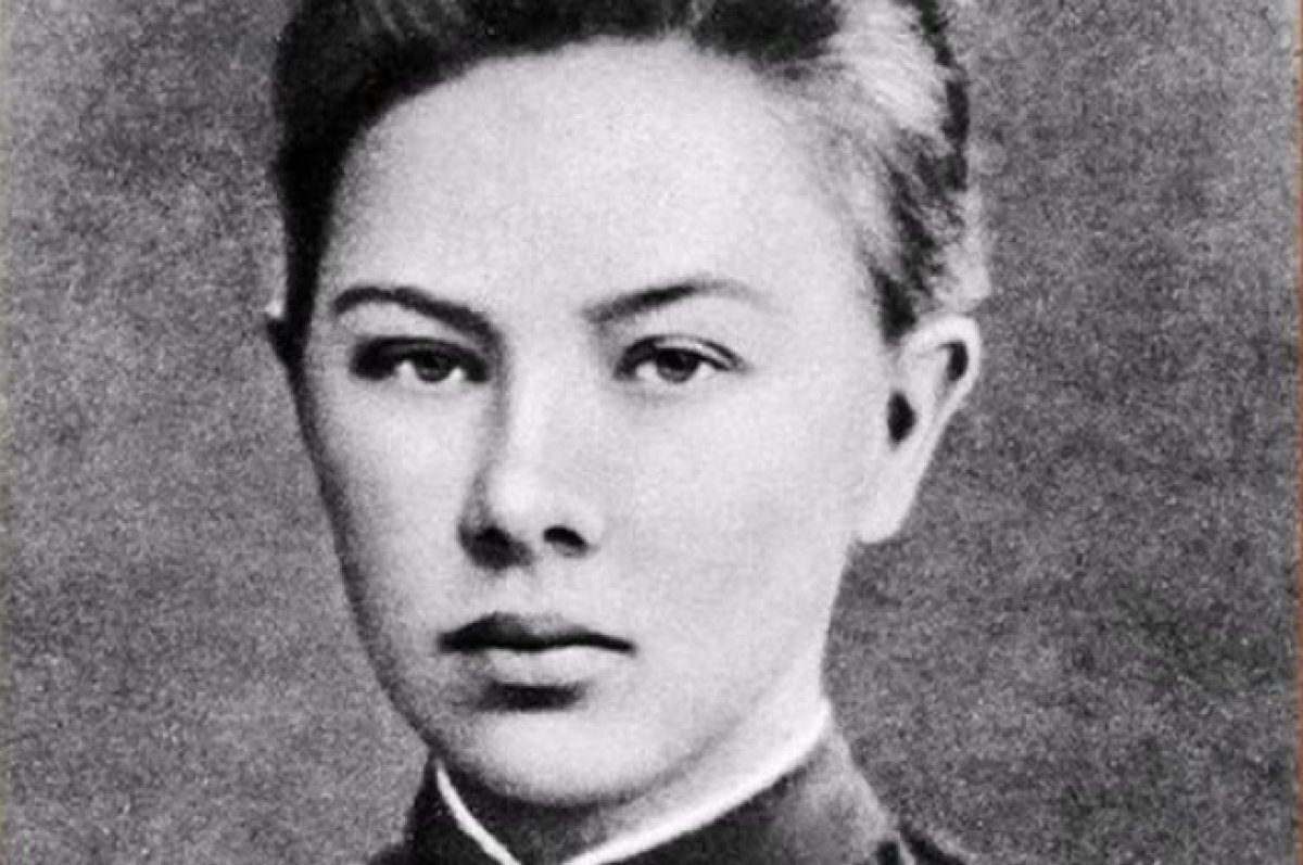    Надежда Крупская состояла в переписке со Львом Толстым