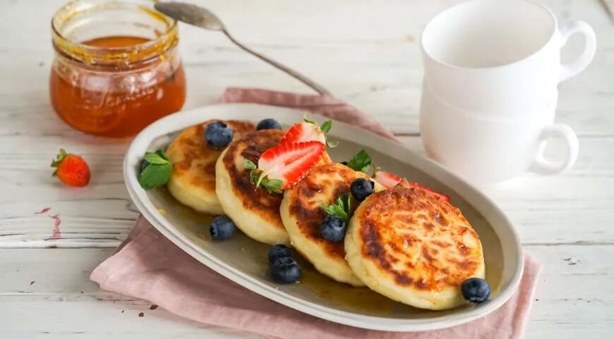 Салат. Самые вкусные ингредиенты. Самые вкусные ингредиенты. Ветчина куриная. Ветчина домашняя.