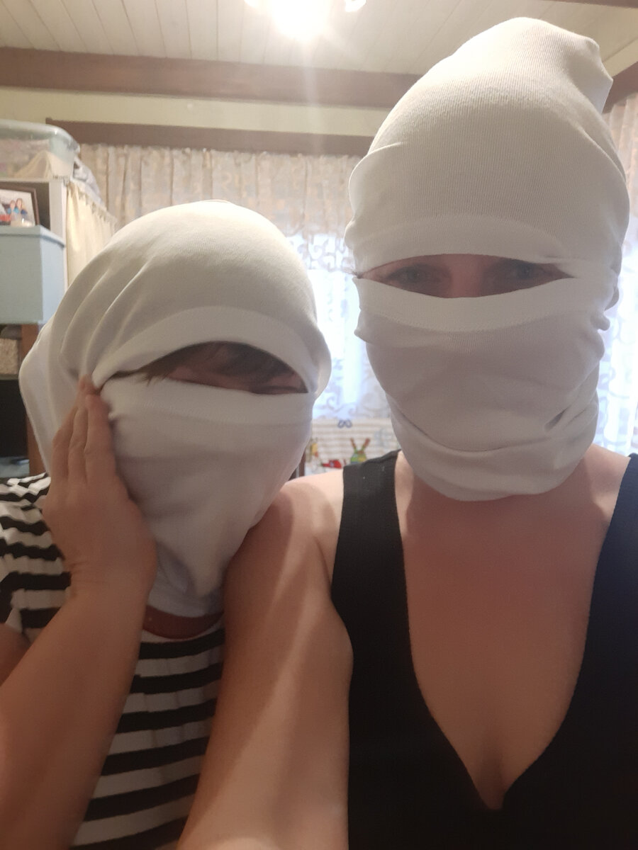 Посмотрели лайфхак на просторах интернета и давай дурачиться, тогда было нам смешно, очень смешно.. Обхохочешься!