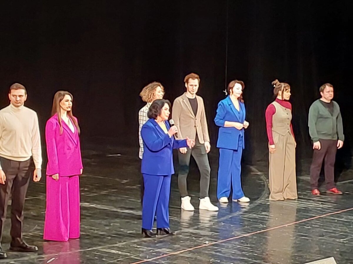    Надежда Бабкина и ансамбль "Русская песня" провели мастер-класс для курян