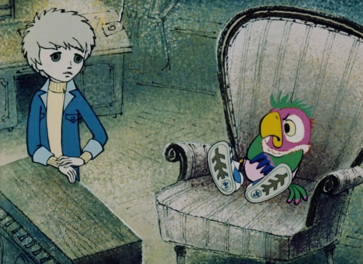 Старая мебель, не самый новый телевизор...