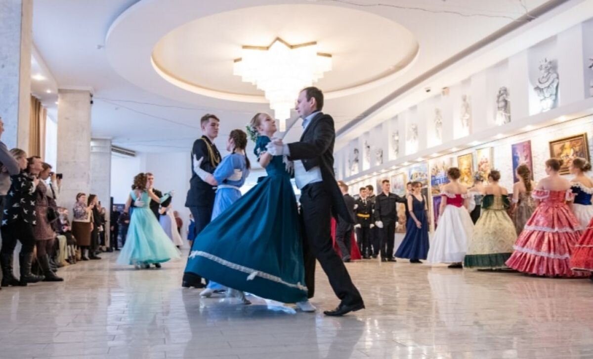 Орловская молодежь два часа танцевала вальс и мазурку | «Орловские ...