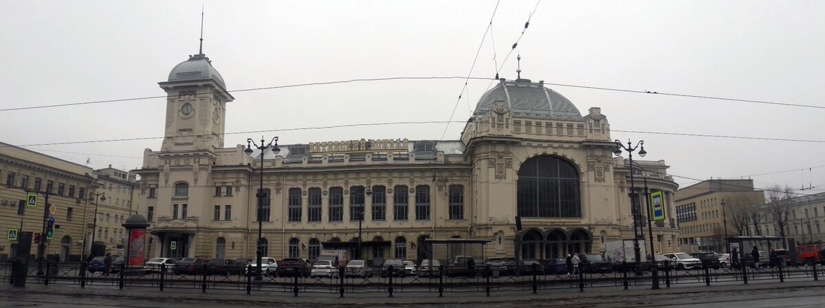 Витебский вокзал - одно из первых общественных зданий в стиле модерн