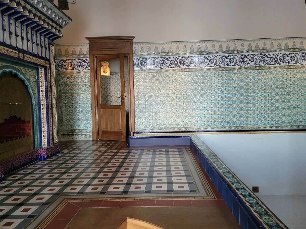 стрельна. франческо растрелли петергофский дворец. дворец конгрессов в стрельне. дворцы сегодня. мраморный двор версальского дворца.