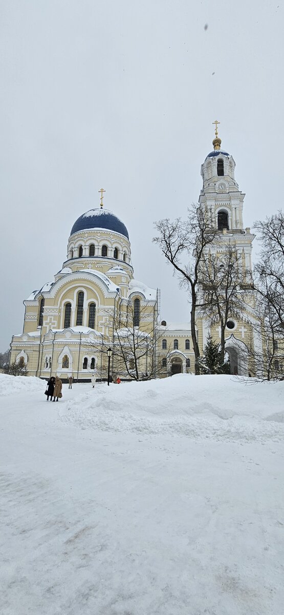 Колокольня и Успенский собор монастыря | Личное фото