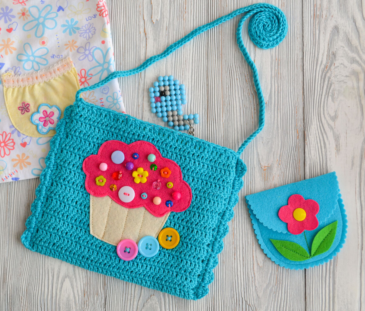 Сумочка вязаная и кошелёк набор  для девочки "Пироженка"