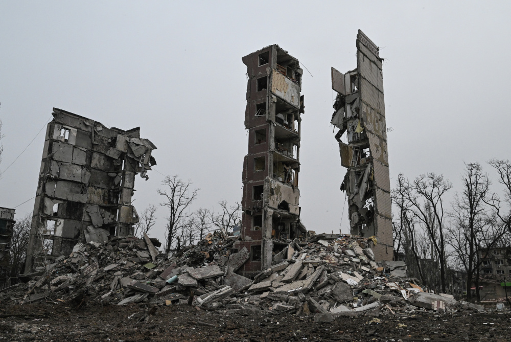 Ходьба. Тренировка на каждый день. Каждый день быть в форме. Фотосессия в стиле военных лет. Девушка офицер.