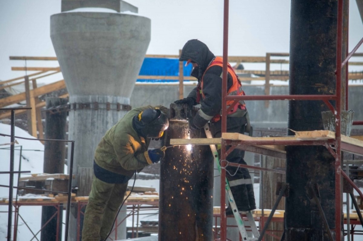    Ведется строительство в особой экономической зоне.