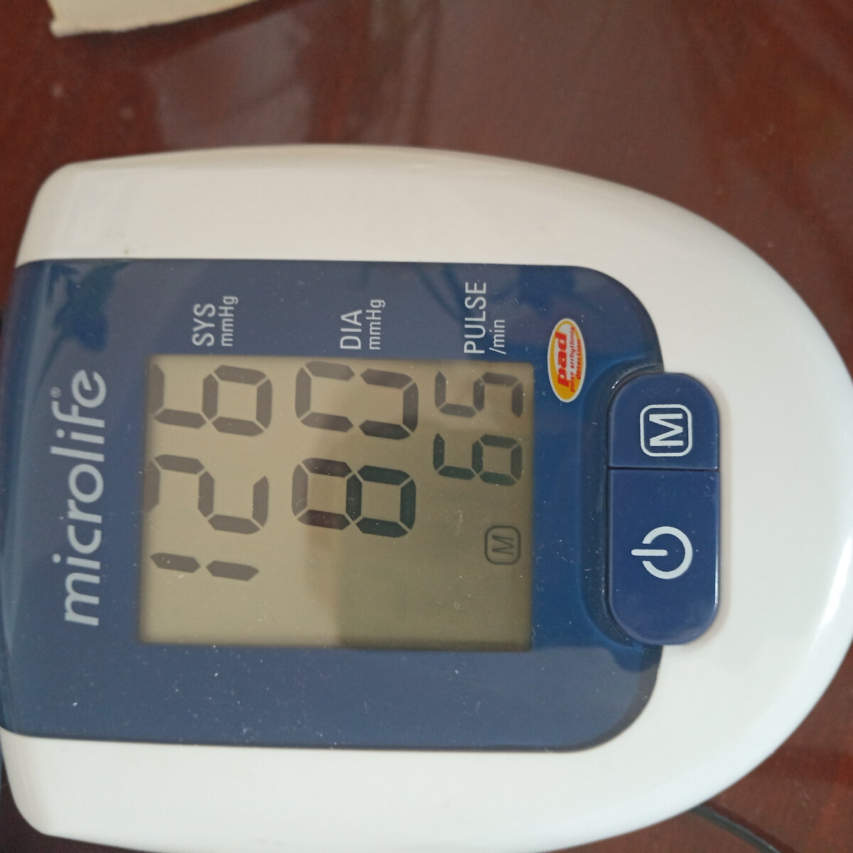 Дети на кухне приколы. Сам сижу дома. Человек отдыхает. Кот на диване. Кот отдыхает на диване.