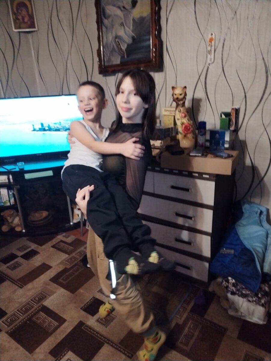 Мой названый сыночек с моей доченькой в гостях .