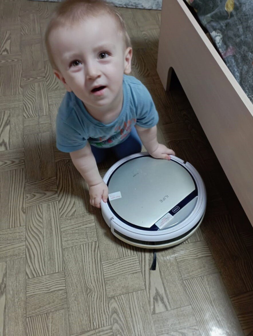 ну вот и как у него забрать пылесос?)