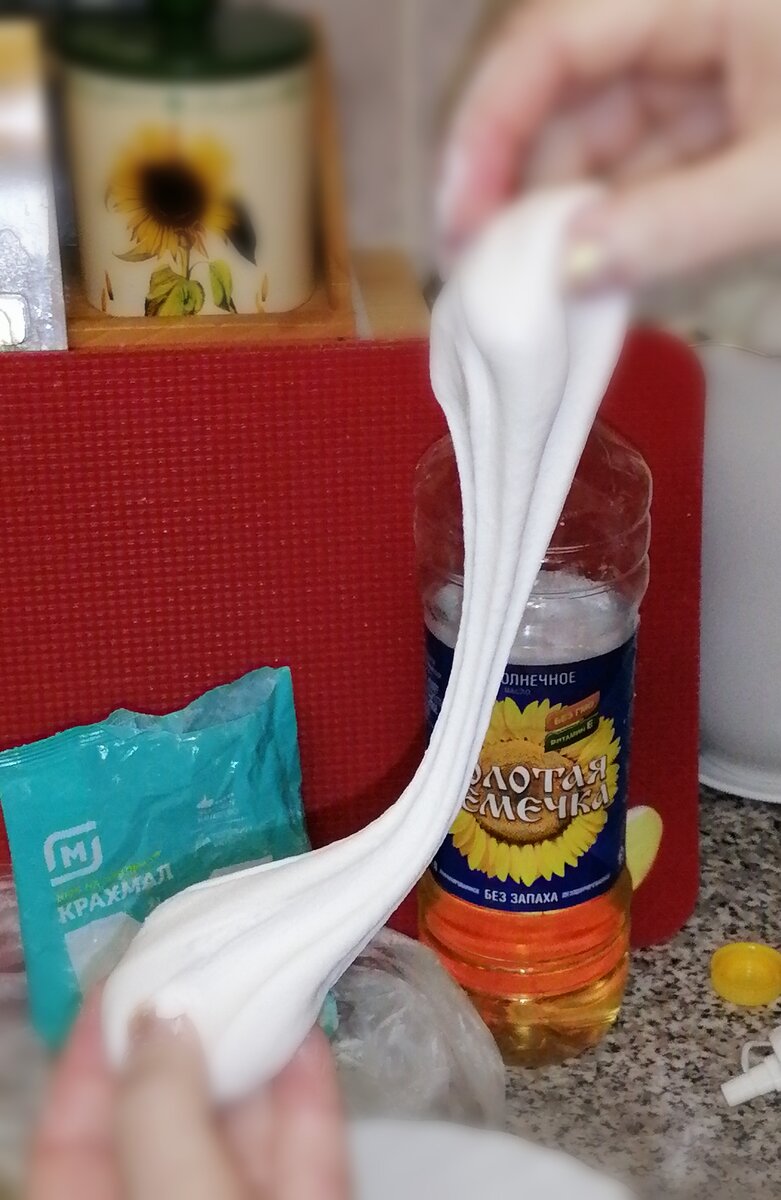 Масса должна тянуться веревкой и не рваться. 
