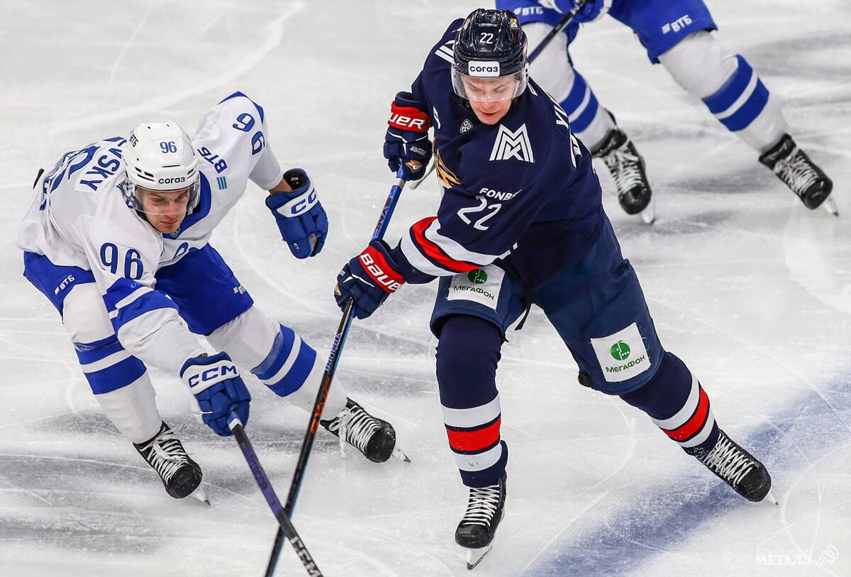 Данила Юров стал лучшим бомбардиром (49 очков), снайпером (21 гол) и самым полезным игроком (плюс 22) «Металлурга» в регулярном чемпионате КХЛ 2023-2024.