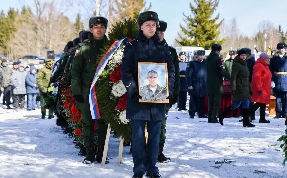 Похороны военных. Фото: РБК