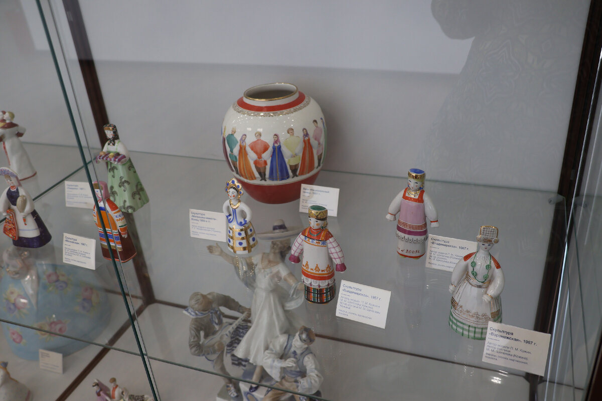 Ликино дулевский фарфор. Чайный сервиз тюльпан дулево. Чайный сервиз дулево. Ликино-дулевский фарфоровый завод. Чайный сервиз дулево мадонна.