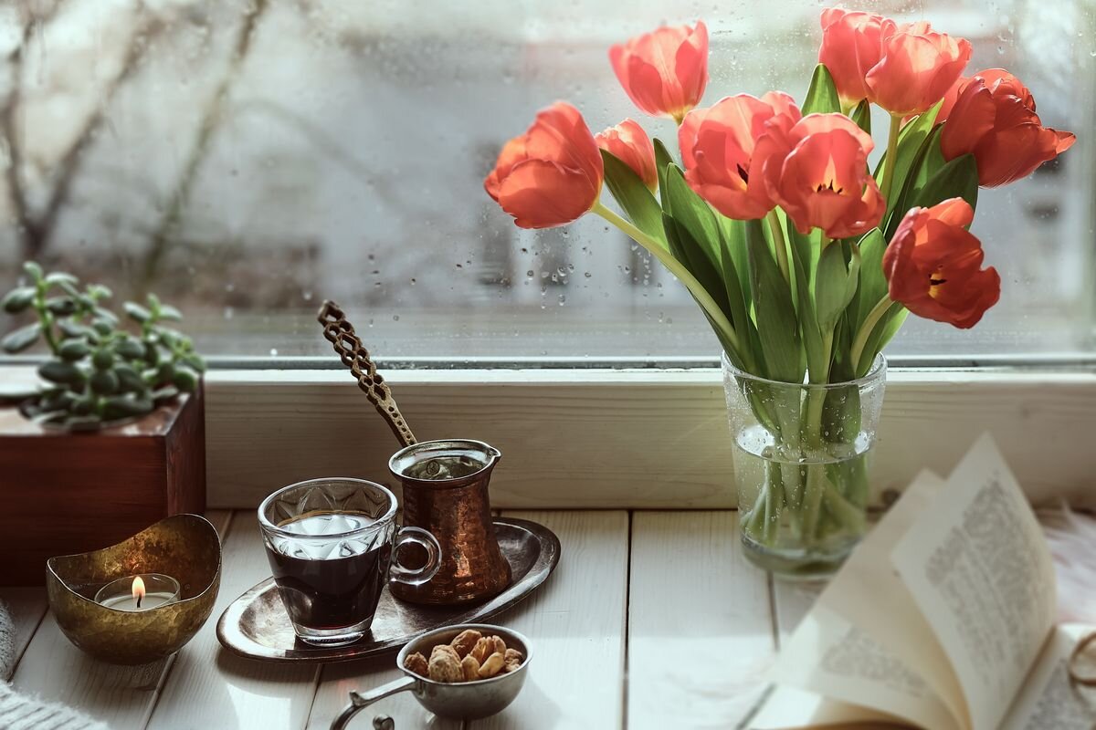 Кофе — один из способов, как поднять настроение в дождливый день📷
