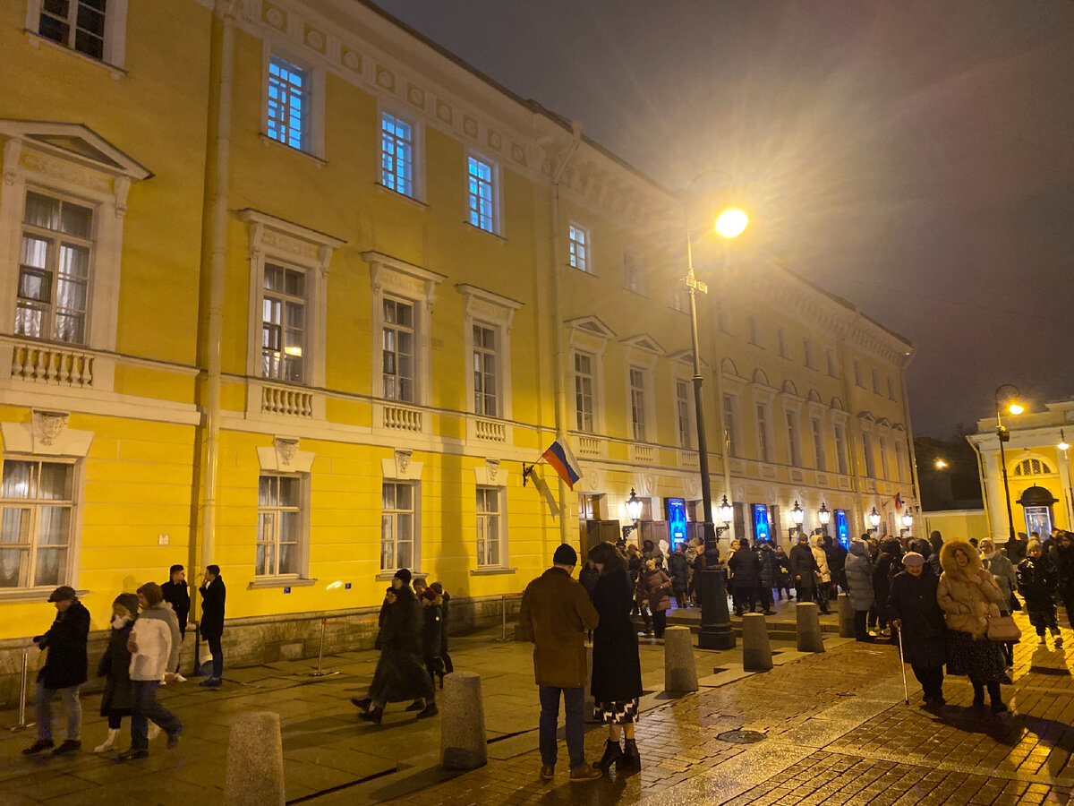 Фото автора. Михайловский театр был основан в 1833 году 