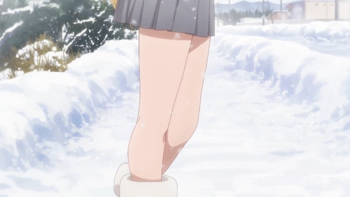 Лёгкая куртка с короткой юбкой и... красивые голые ноги!!! Только сапожки!!!.. Он даже невольно засмотрелся на них.