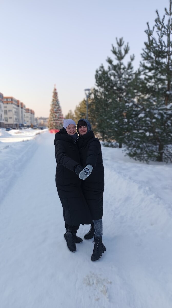 С сестрой, Шурой...