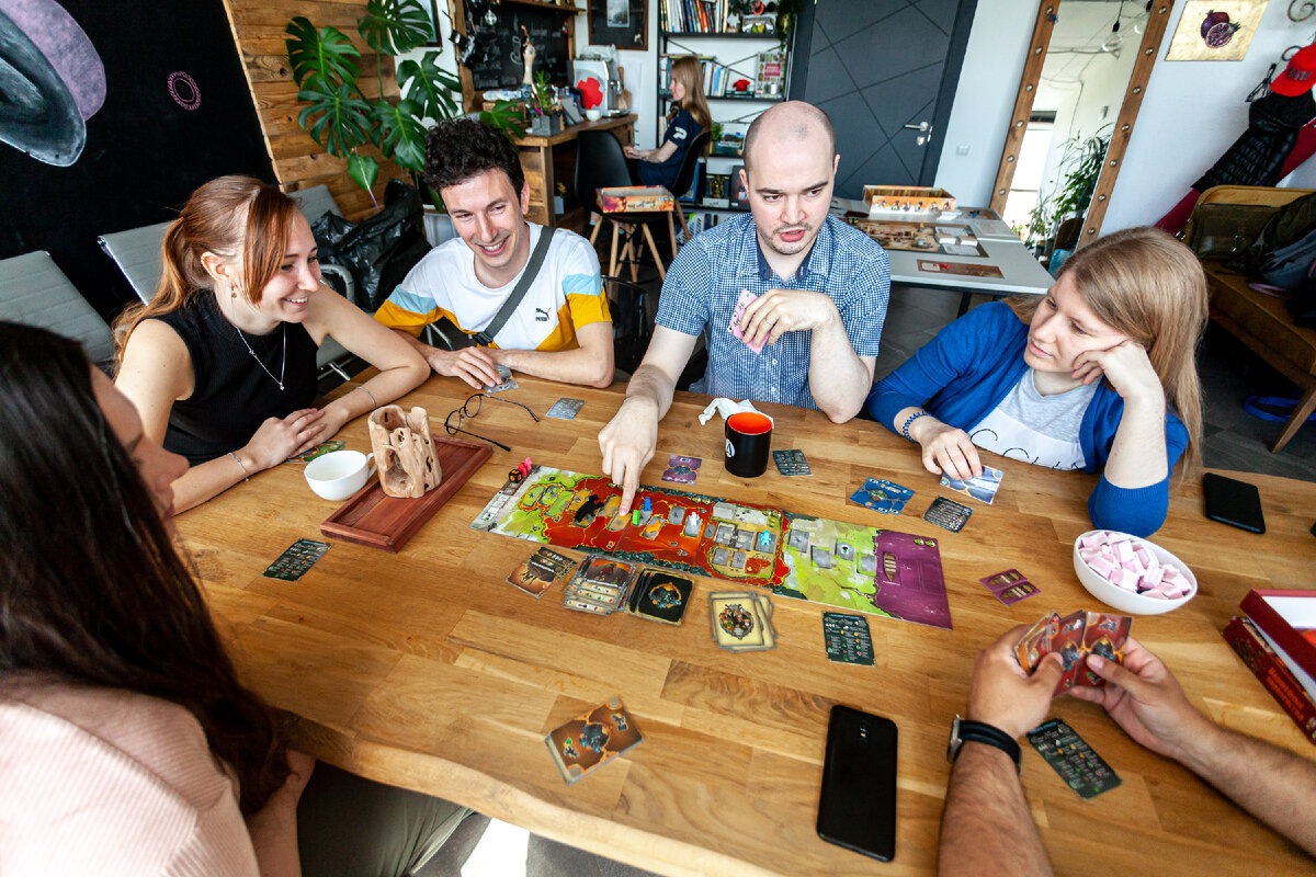 Board Game Play Images - Free Download on Freepik