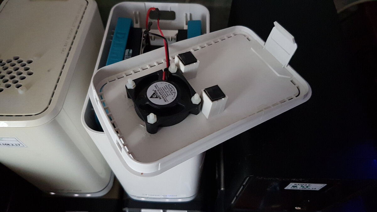 Установка дополнительного вентилятора в DNS-327