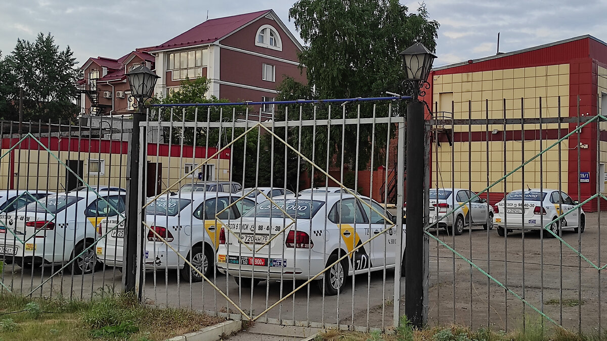 Попробуй еще подобраться и докопаться - как там всё устроено. Фото: Кирилл Полиенко/Polienko: путешествуем вдвоём