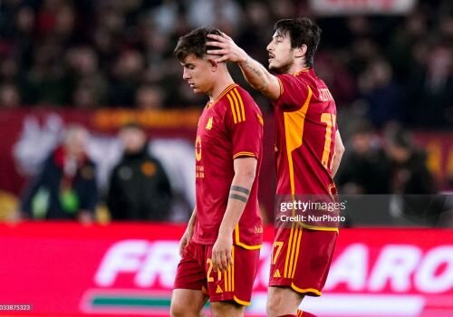 В матче 26-го тура Серии А между «Ромой» и «Торино» победу одержали хозяева поля со счетом 3:2.

Дибала в матче оформил хет-трик, ответил Сапата. На последних минутах Хойзен забил гол.

После возвращения Де Росси команду от 4-го места отделяют 4 очка.