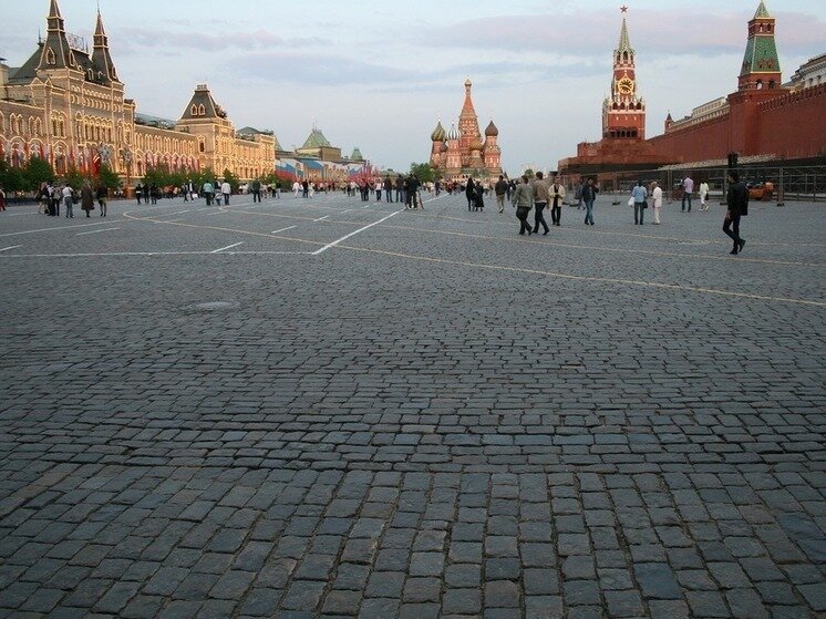 Пожар на никитском бульваре. 18 мая москва. Парад победы на красной площади в москве 2021. Москва в мае. 18 мая москва.
