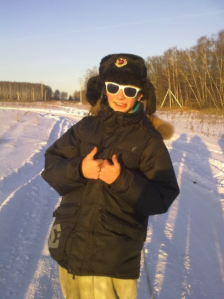 не завидуйте) кст, язык я уже вам показывал... -не солидно? да лан вам.. эмоции зашкаливают!