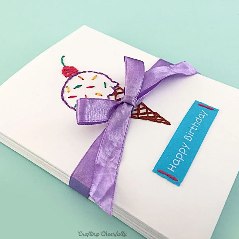    С вышивкой   
Источник: «Crafting cheerfully»