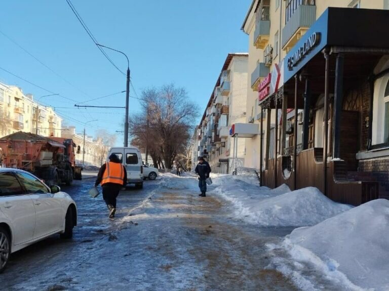    Соль или песок. В мэрии Оренбурга извинились за гололед и назвали причины его появления Белов Михаил Александрович