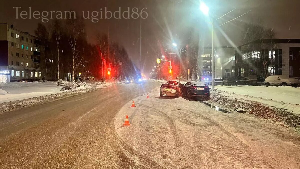     Страшная авария произошла в Нижневартовске из-за 18-летнего водителя. Пять человек получили травмы.