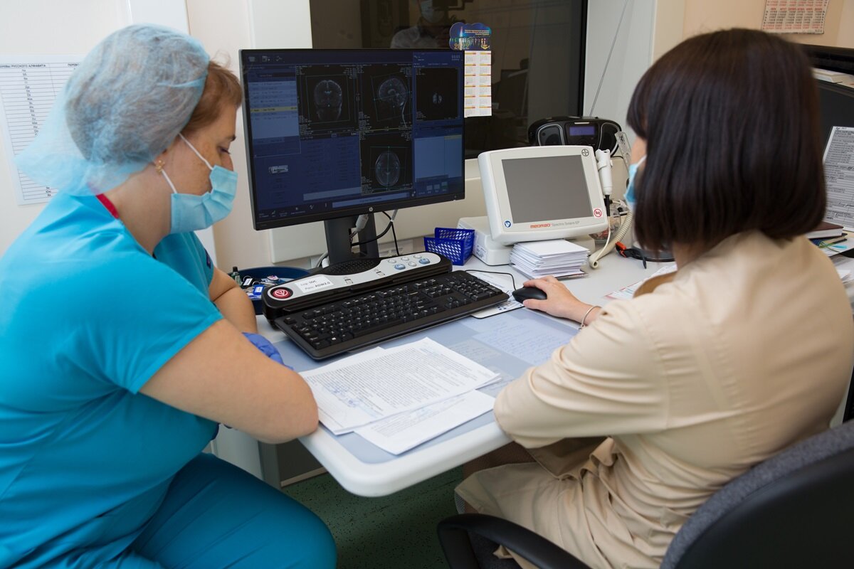    Семьи участников СВО получают помощь в Центре охраны материнства и детства Сургута