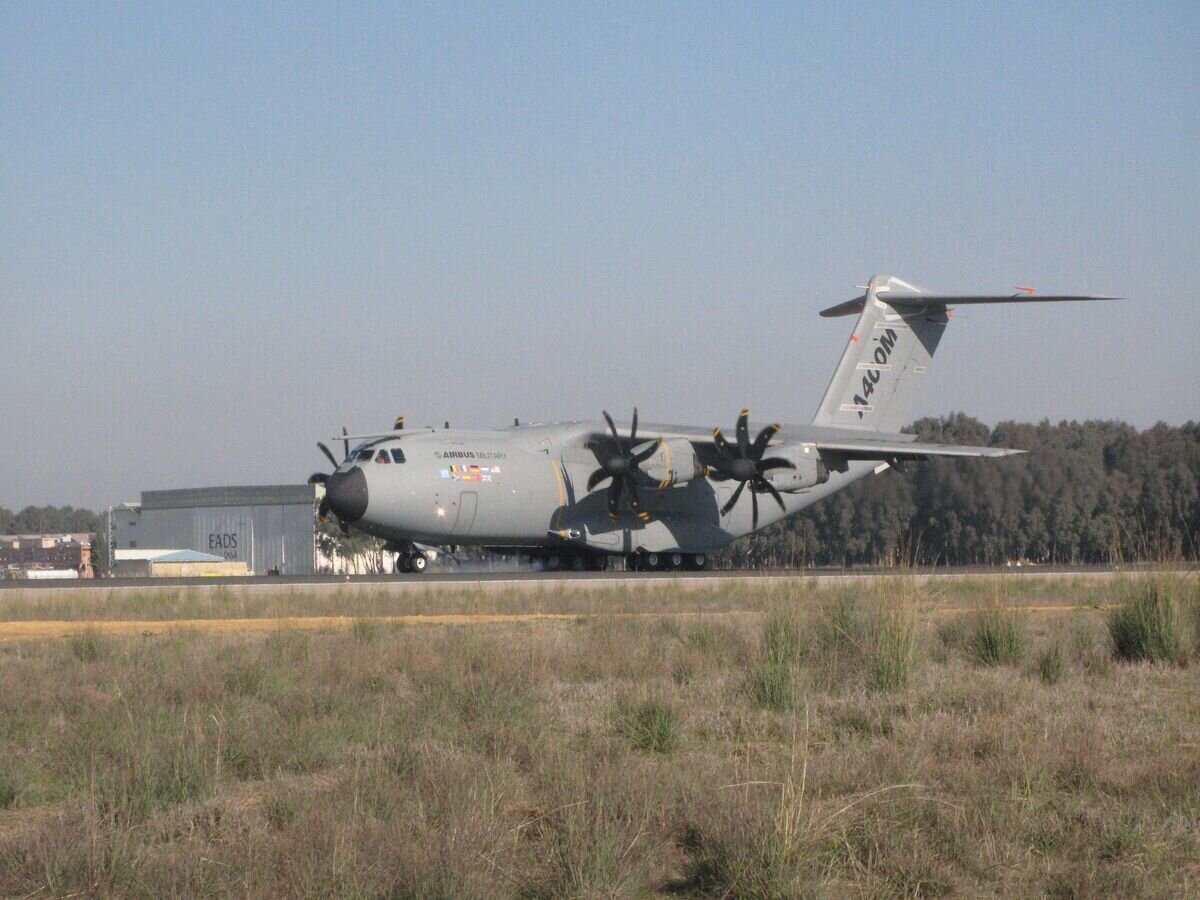    Лайнер Airbus A400M© РИА Новости / Елена Висенс