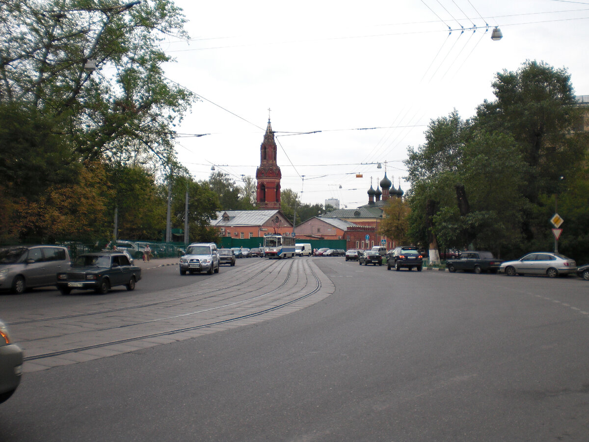 Раннее летнее утро в Москве. Фото из моих архивов